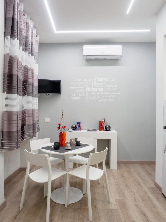 Plebiscito Home Holidays เนเปิลส์ ภายนอก รูปภาพ