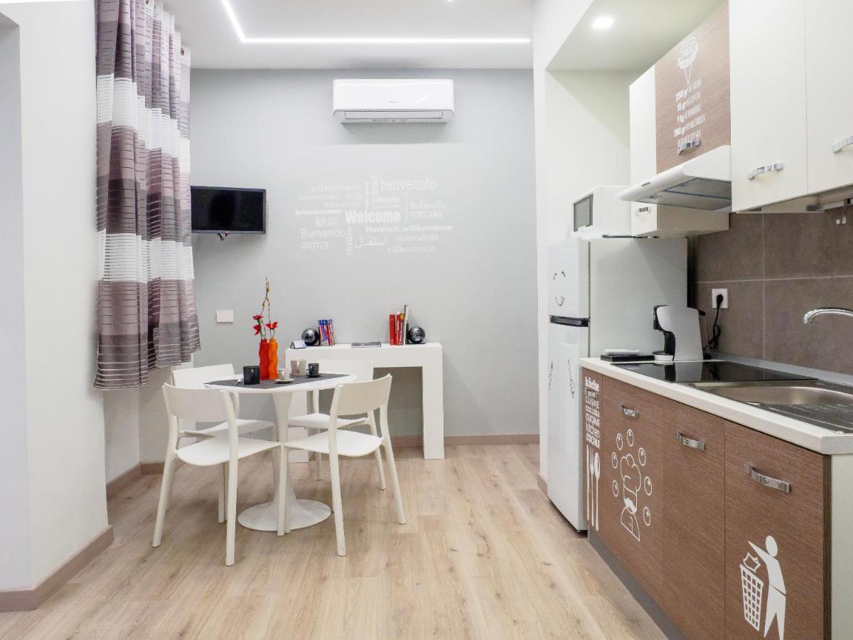 Plebiscito Home Holidays เนเปิลส์ ภายนอก รูปภาพ